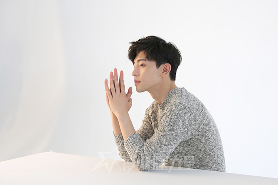 邓伦代言“丁家宜”品牌