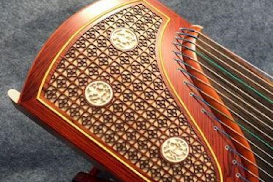 扬州古筝  檀木窗花款高档演奏级古筝 