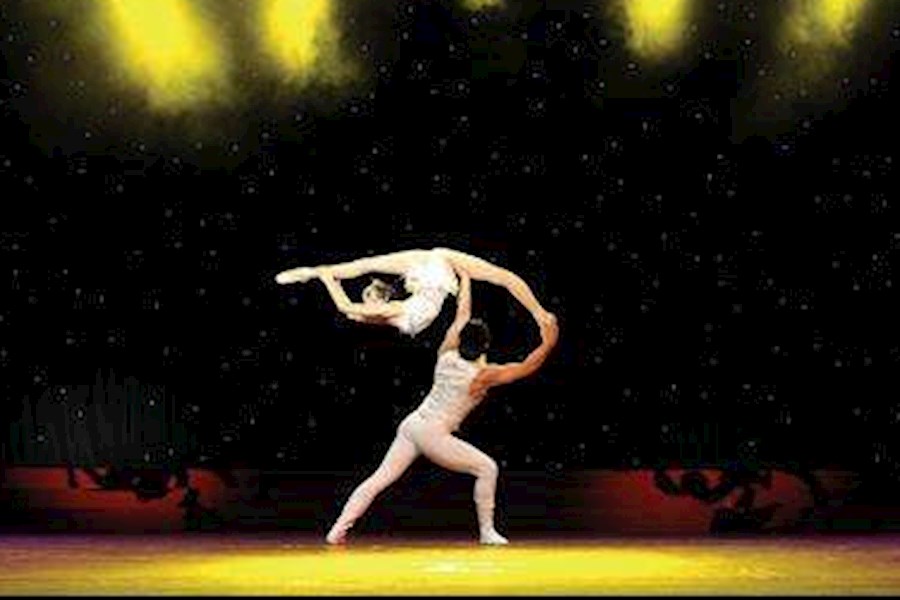 年会晚会庆典活动杂技表演肩上芭蕾