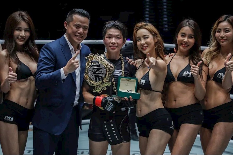 ONE冠军赛网红现场直播