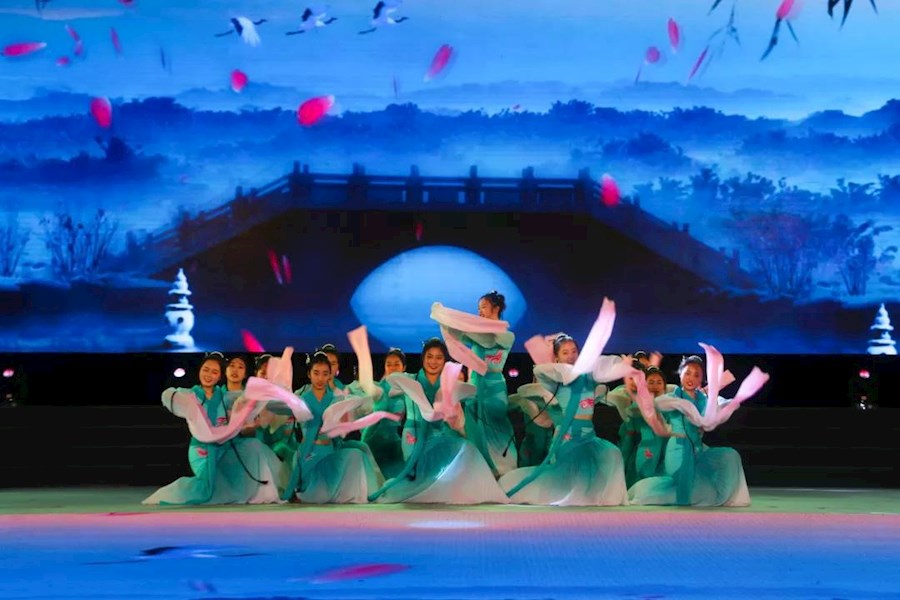 重庆科技学院2019年元旦晚会|不忘初心跟党走，青春建功新时代网络直播回顾