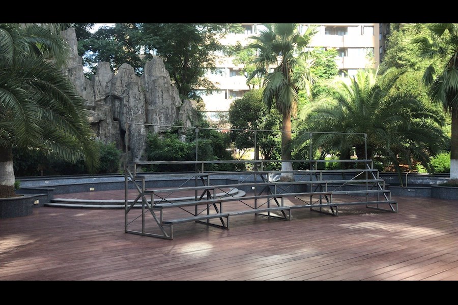 300人合影站架拍摄