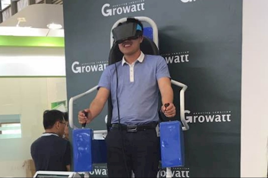 站立式VR飞行器