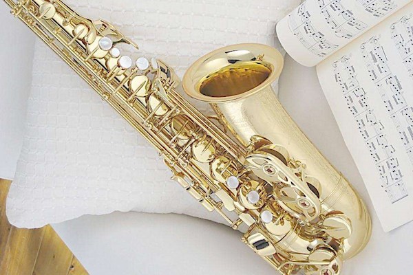 需要萨克斯演奏
