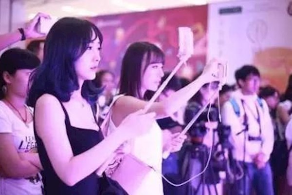 广州整形医院需要两名主播