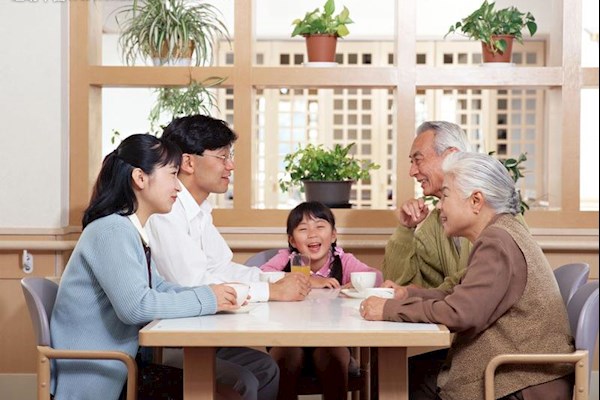 宣传片拍摄需要一家五口演员