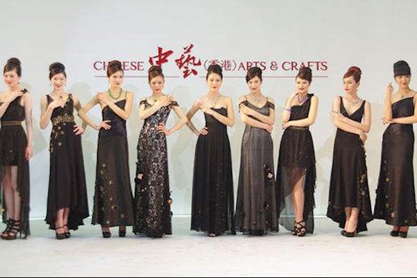 广州车展需要礼仪和中英说明员