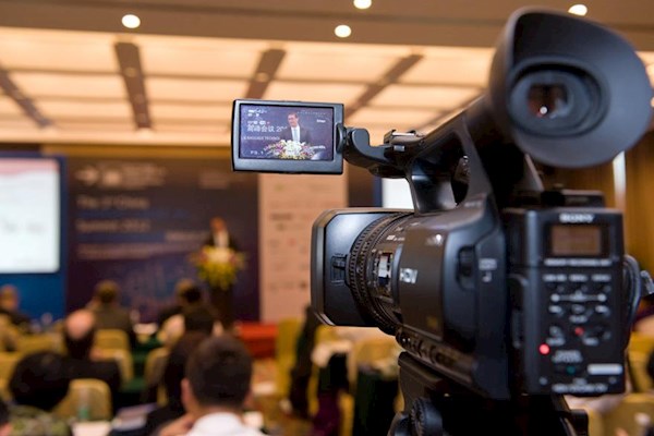 10月22日汕头需要租用两个摄像机（仅物料，不用摄像师）