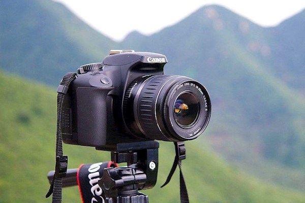 珠海市区会议需要摄影一人，10月27日一天 