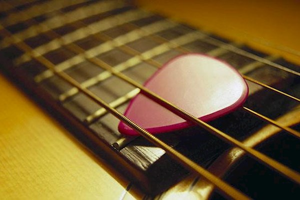 广州花都餐吧需要吉他弹唱