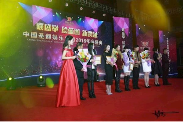 广州需要主持和钢琴手