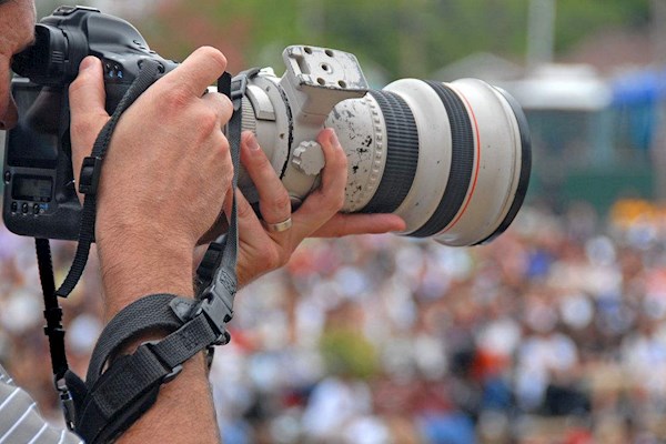 19日北京需要一个会议跟拍摄影师