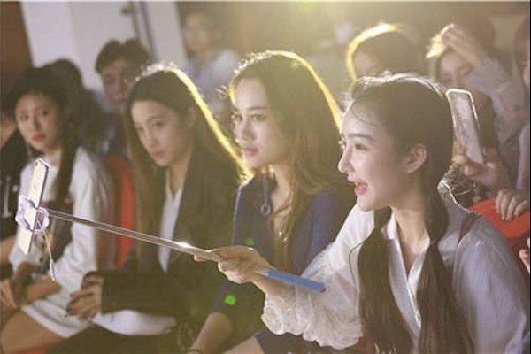 珠海汽车发布会女网红，粉丝100万以上