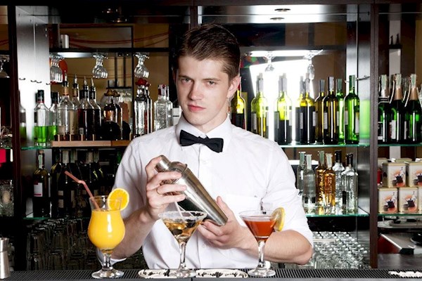 佛山禅城，要一个调酒师