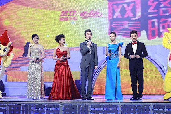 东莞19号需要女主持人会唱歌互动