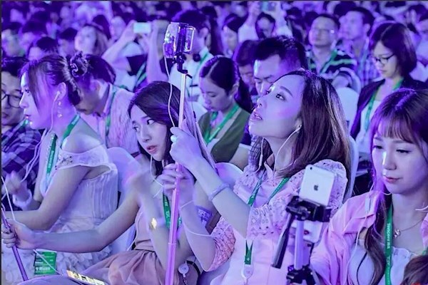 网红直播带货，贵州白酒