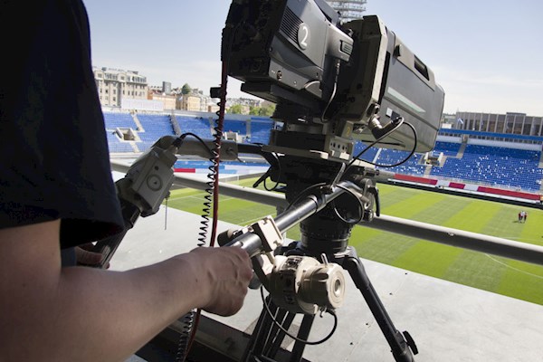 绍兴直播需要一个摄像师，需要带一条长的高清线