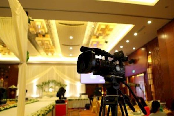 22日江苏扬州需要摄影摄像各一名