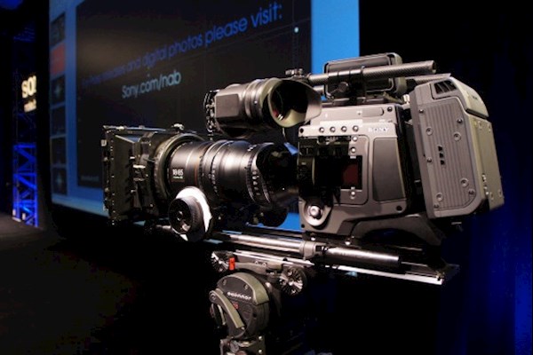 11月8日嘉兴需要摄像师一名