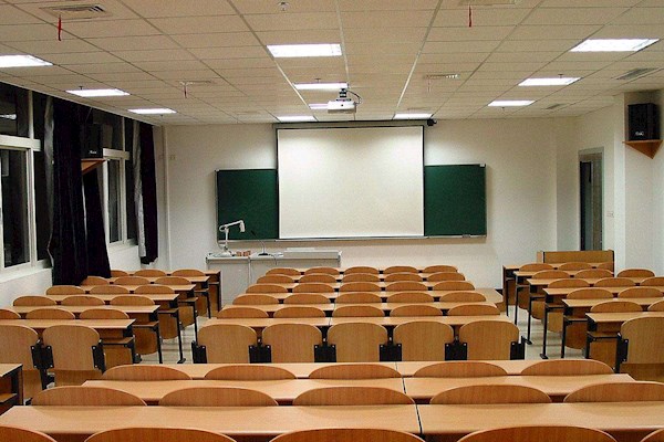 需要找龙岗150人课室