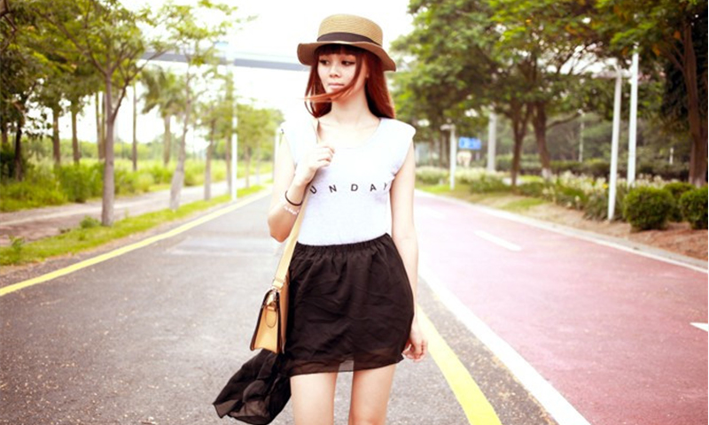 走秀,试衣服,展会活动模特-莉莉