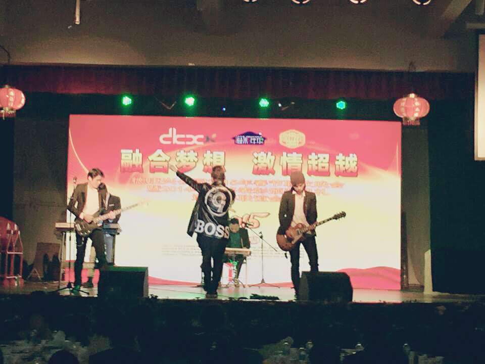 陈伟