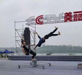 杂技小磊