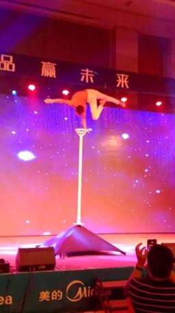 杂技小磊