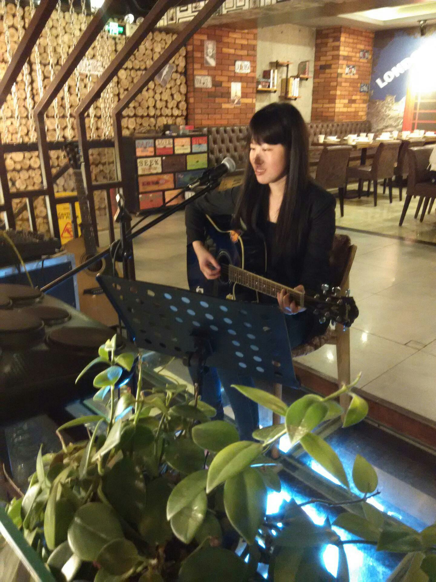 黄俊