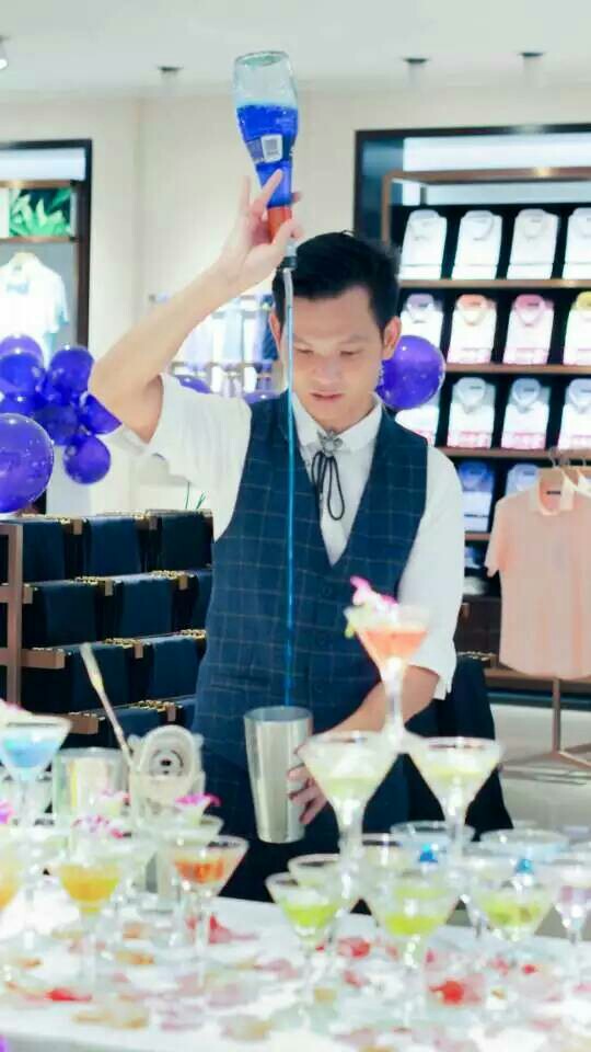 花式调酒师  啊伟