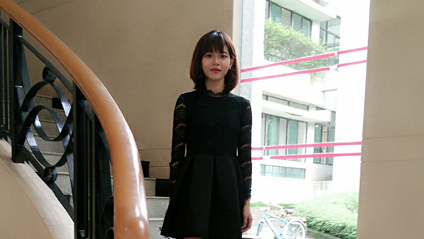 伴奏女歌手――黄小妹