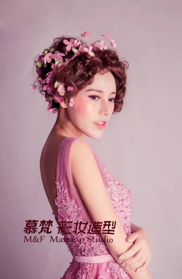 王雯