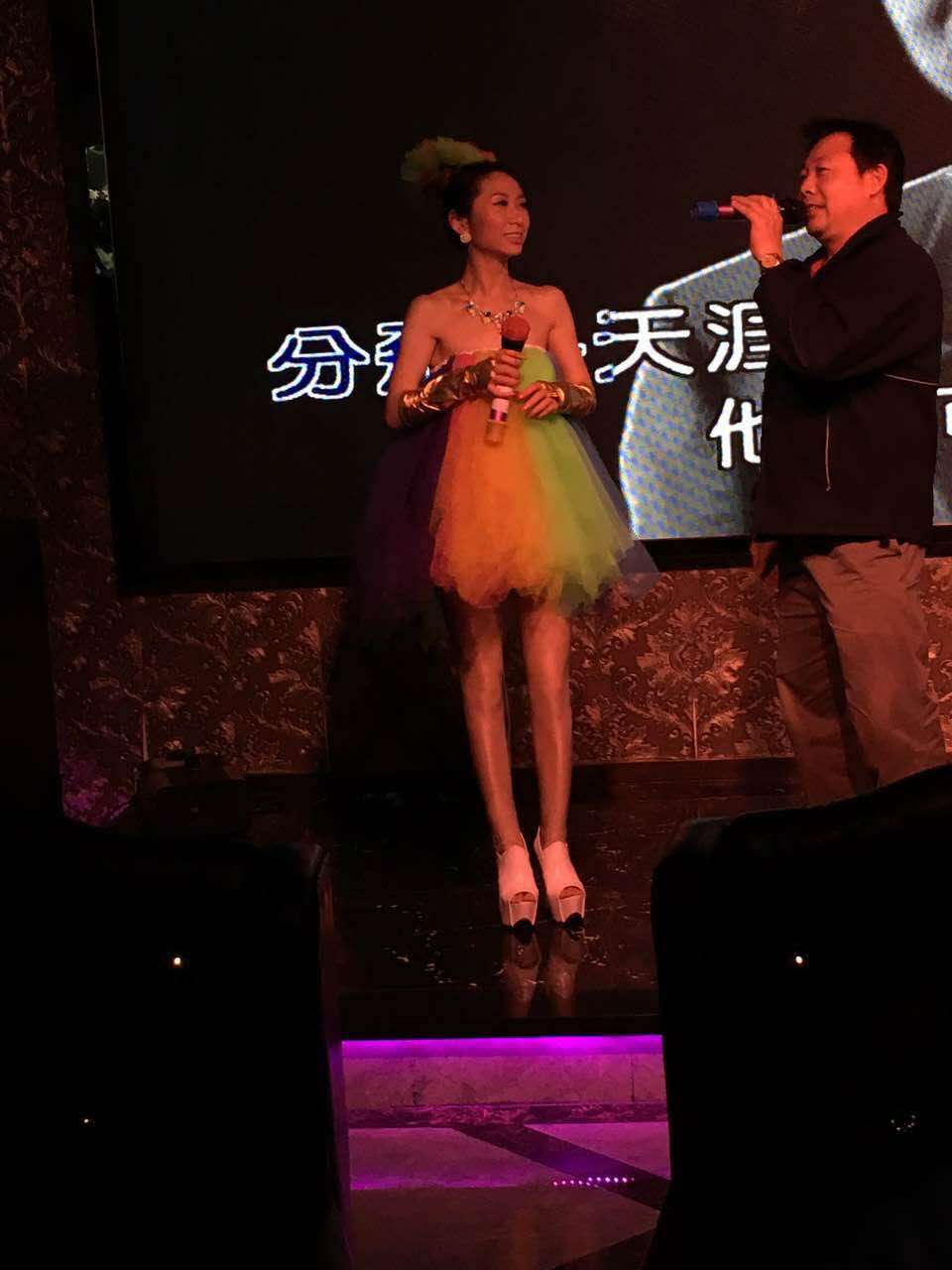 粤语经典女歌手--佳佳