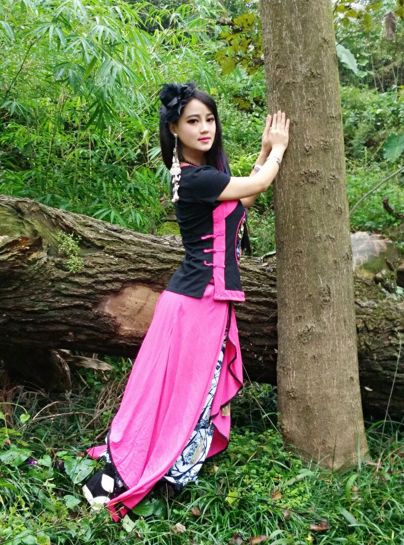 颜婷易兰