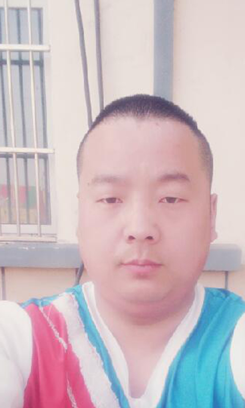青年杂技小哥