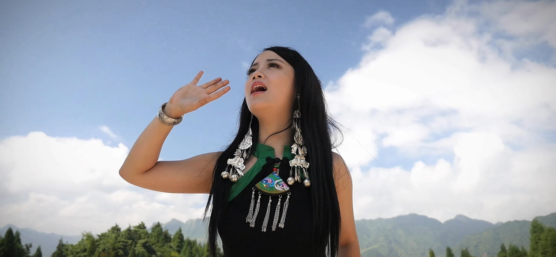 颜婷易兰