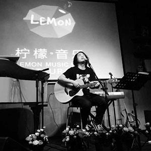 小崇