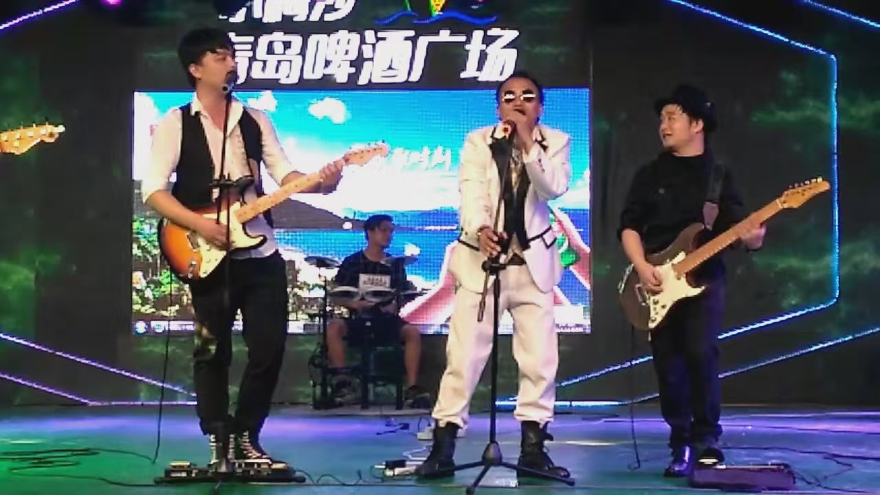 成诗扬