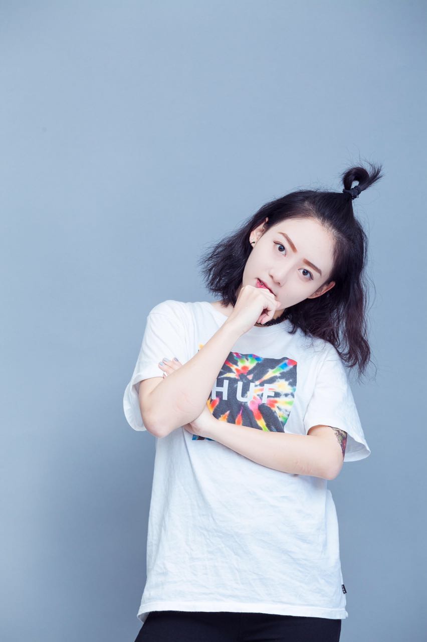 酒吧、餐吧驻场女歌手-猴子