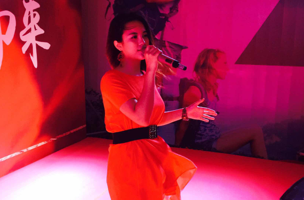 粤语，英语，闽南语女歌手--孙翠萍