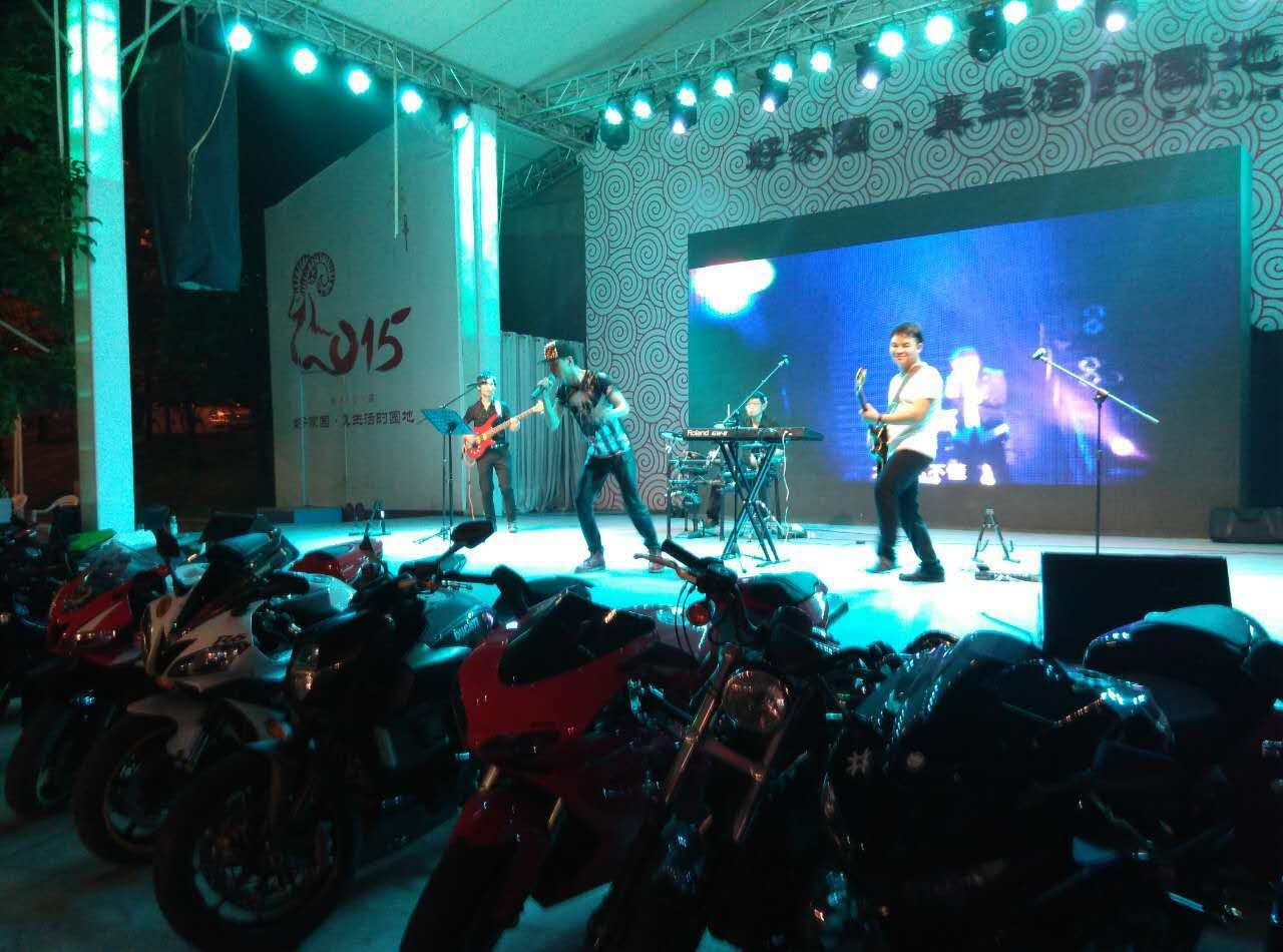 商演，乐队实力男主唱