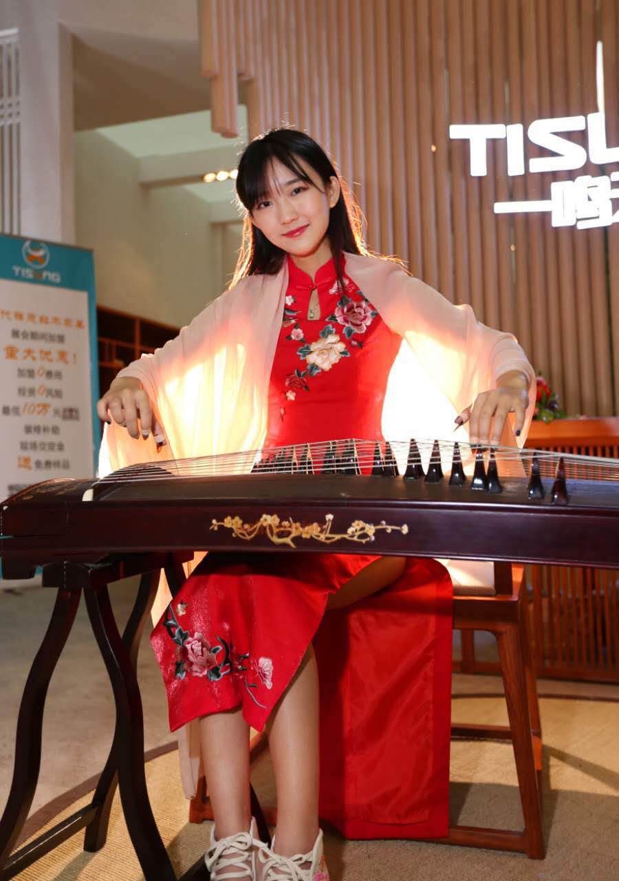 彭菡妮