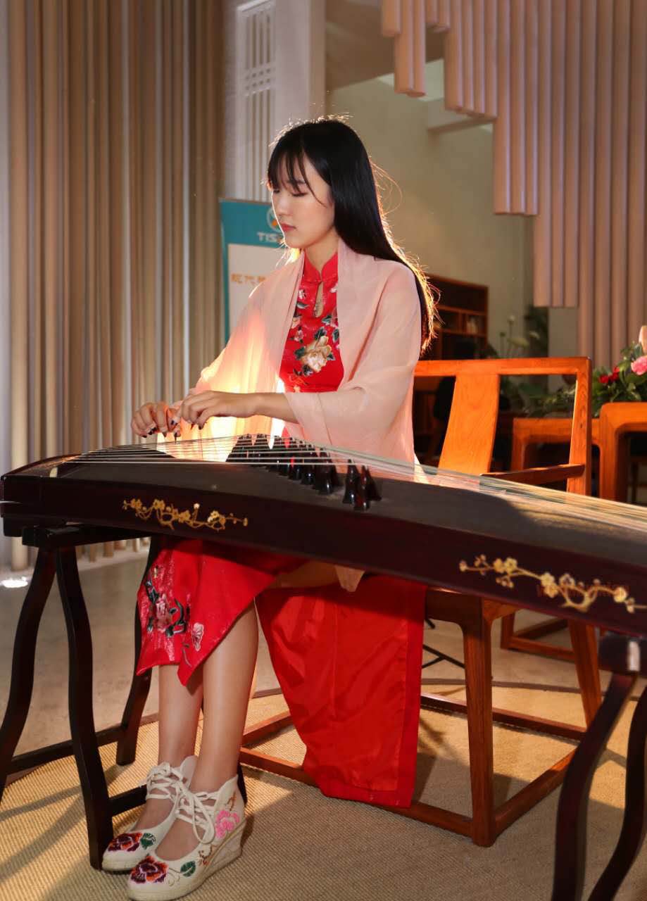 彭菡妮
