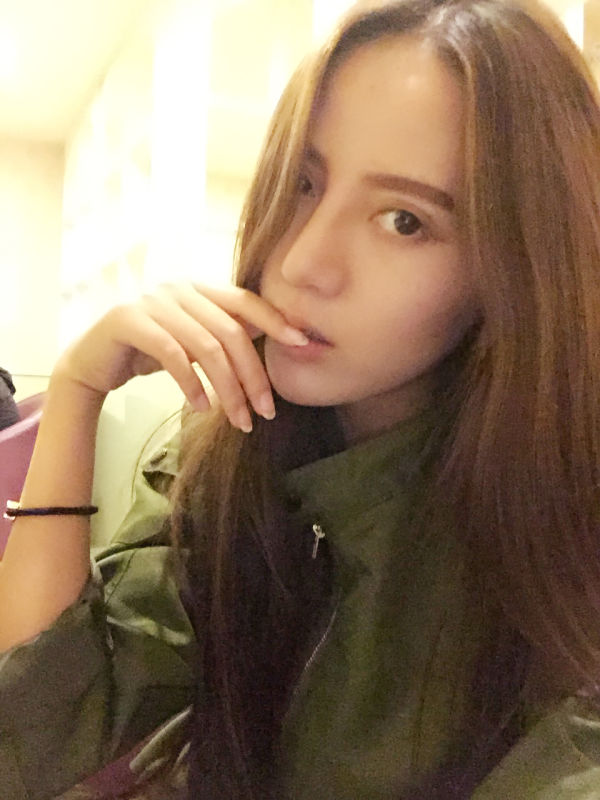 王雯