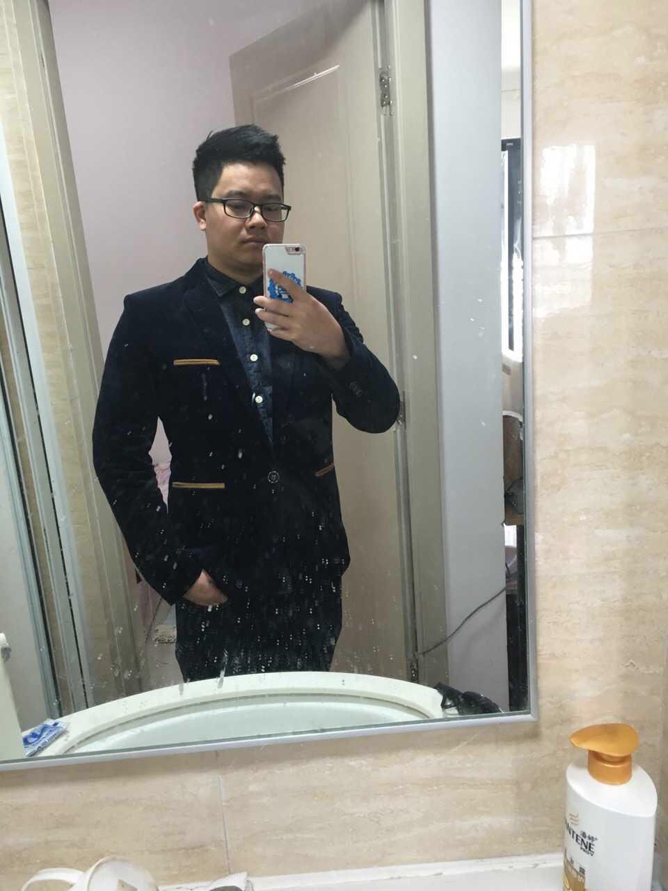 吴伦比
