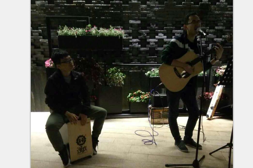 吉他弹唱男歌手小怪