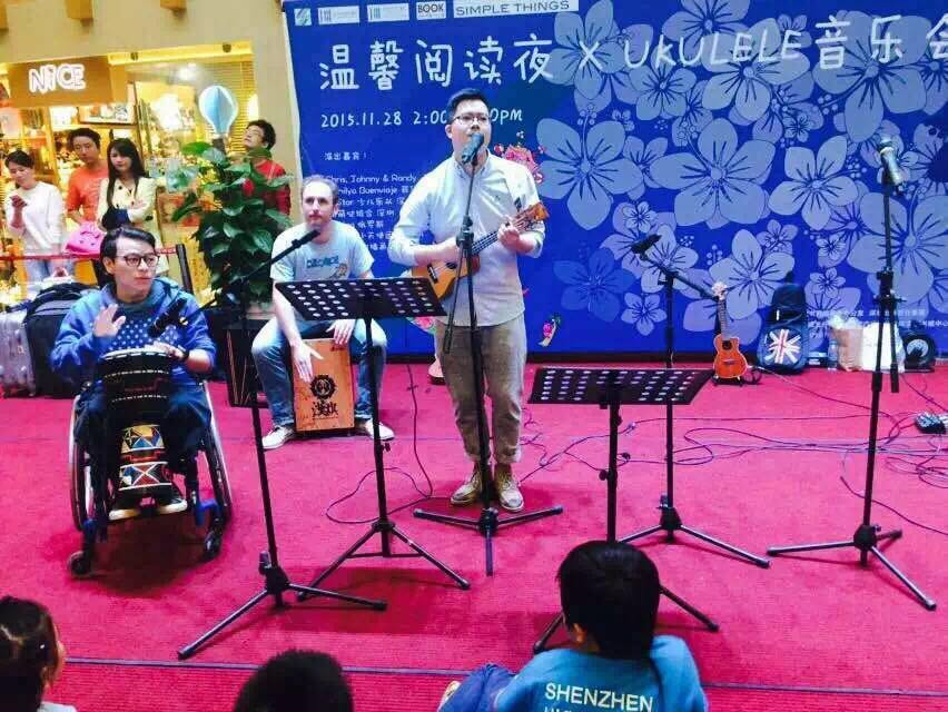 吴伦比