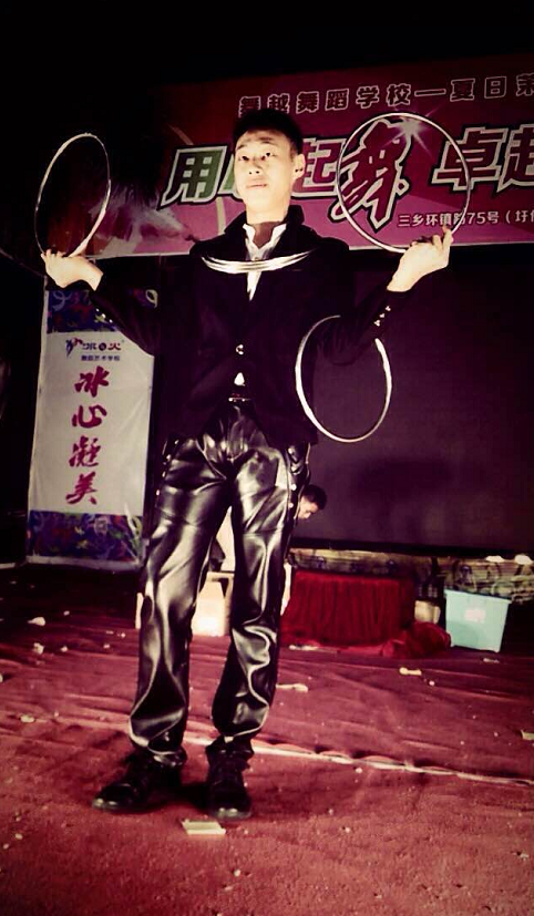 杨明