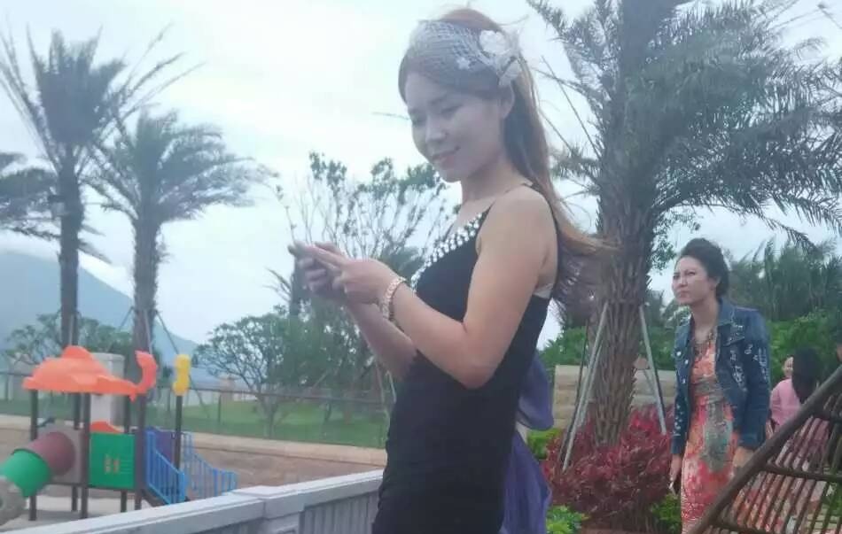 吉他弹唱女歌手---汤春花