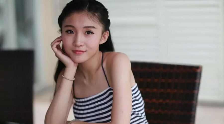 走秀，试衣服，展会活动模特-漫然